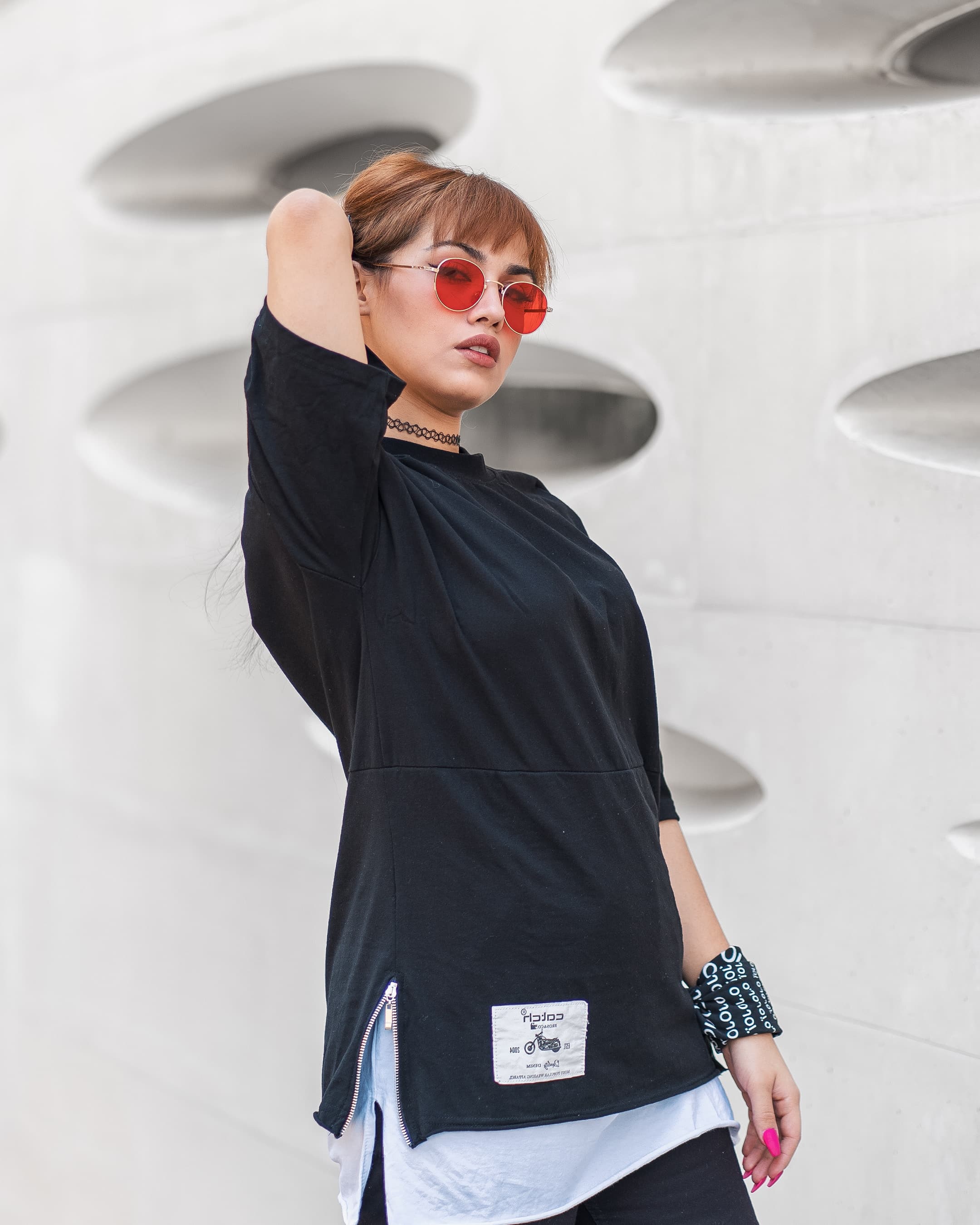 women in black shirt